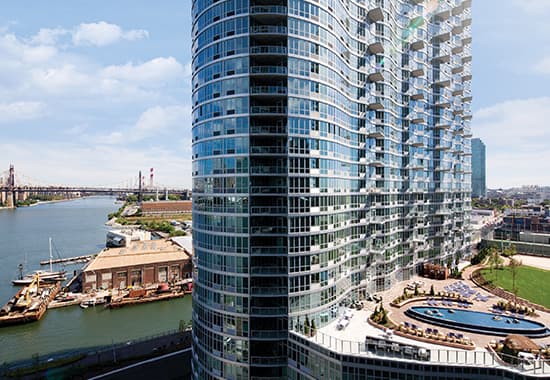 How to nab the best deal from an on-site leasing broker