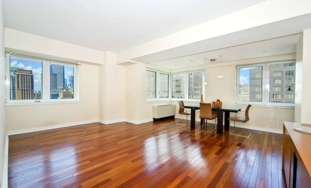 No-Fee Apartment of the Week: Large $4,500 one-bedroom in Midtown