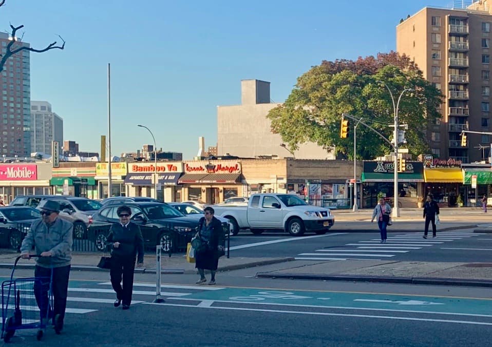 Piling on the incentives for luxury condo buyers, NYC's new green roof laws, & more