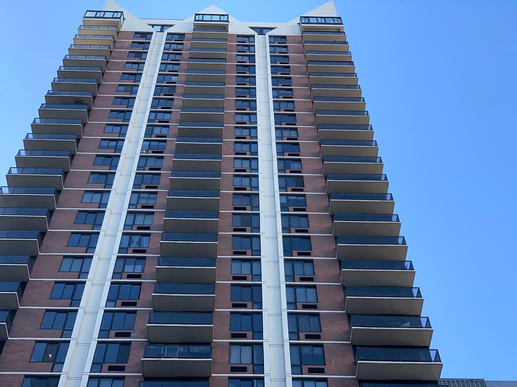 Are postwar buildings from the 1950s and '60s constructed better than ones built later? 