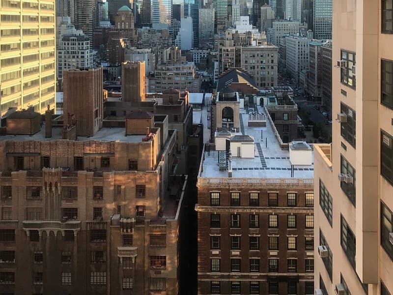 What's the difference between maintenance and common charges?