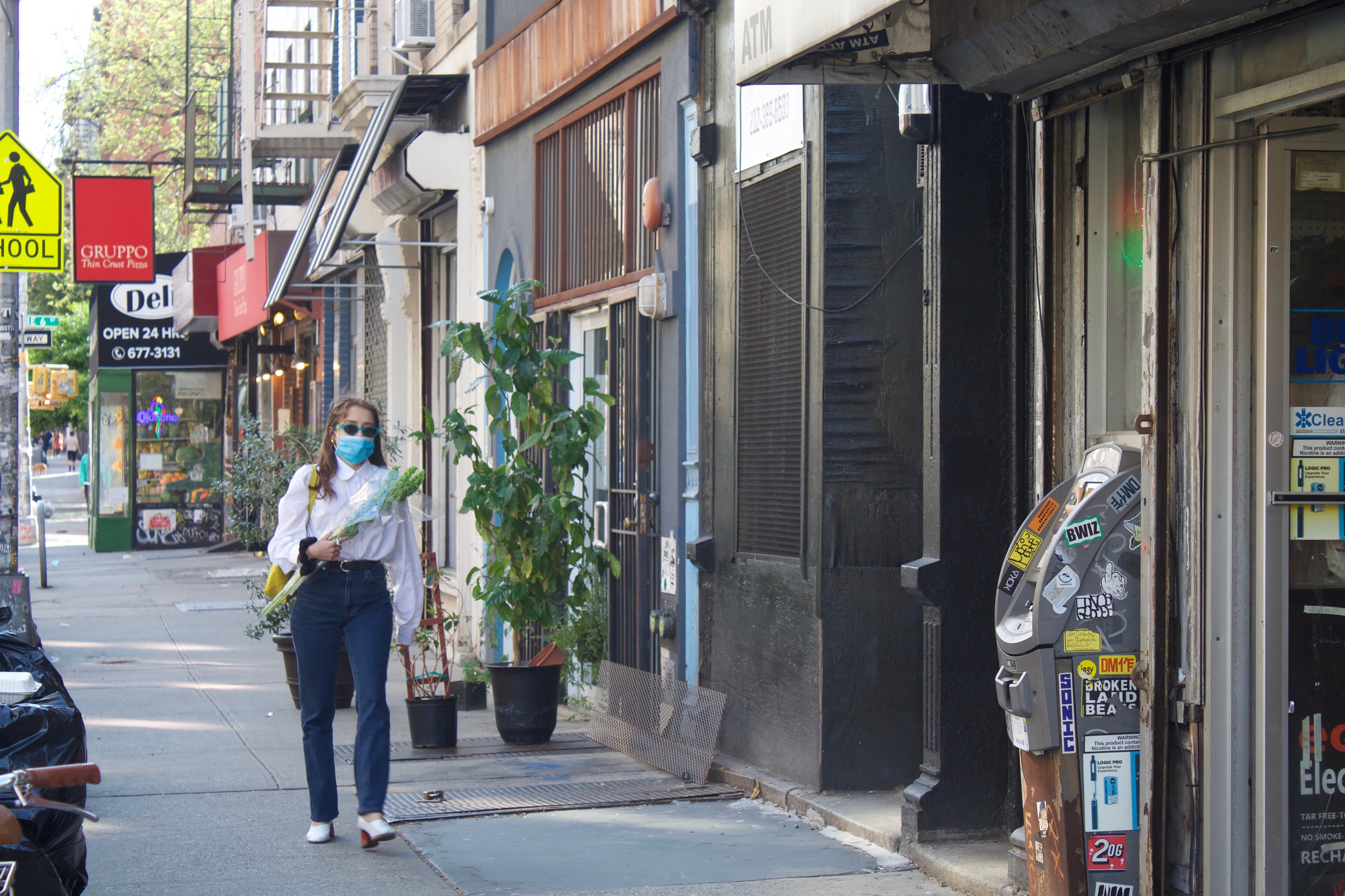 How to kick out a roommate, the best virtual apartment tours, & more