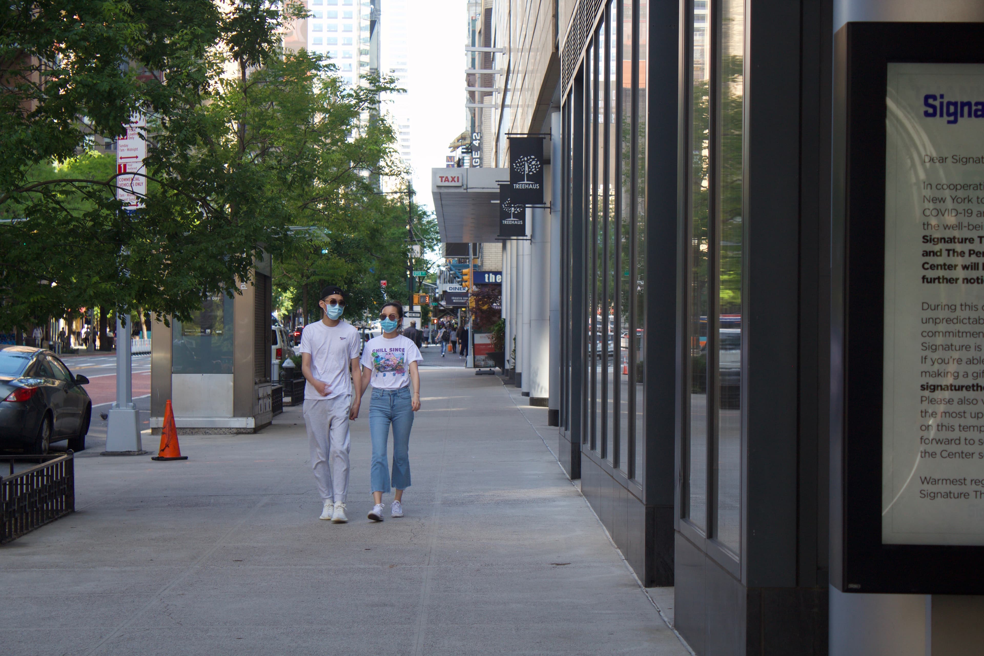 Neighborhoods that don't feel like NYC, landlords pile on freebies, & more