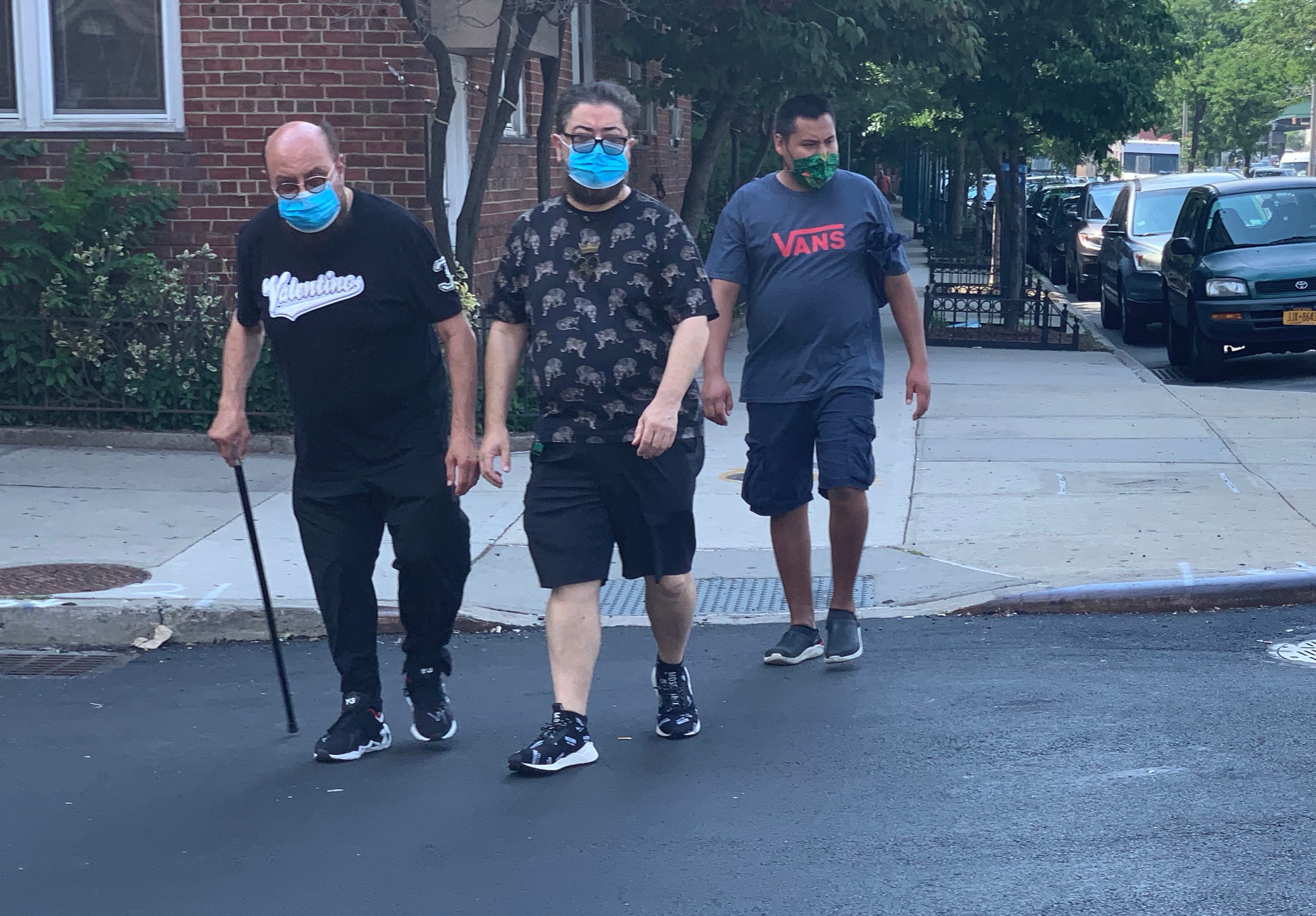 Tips for investment apartment buyers, alternate ways for buildings to pay for roof decks, & more