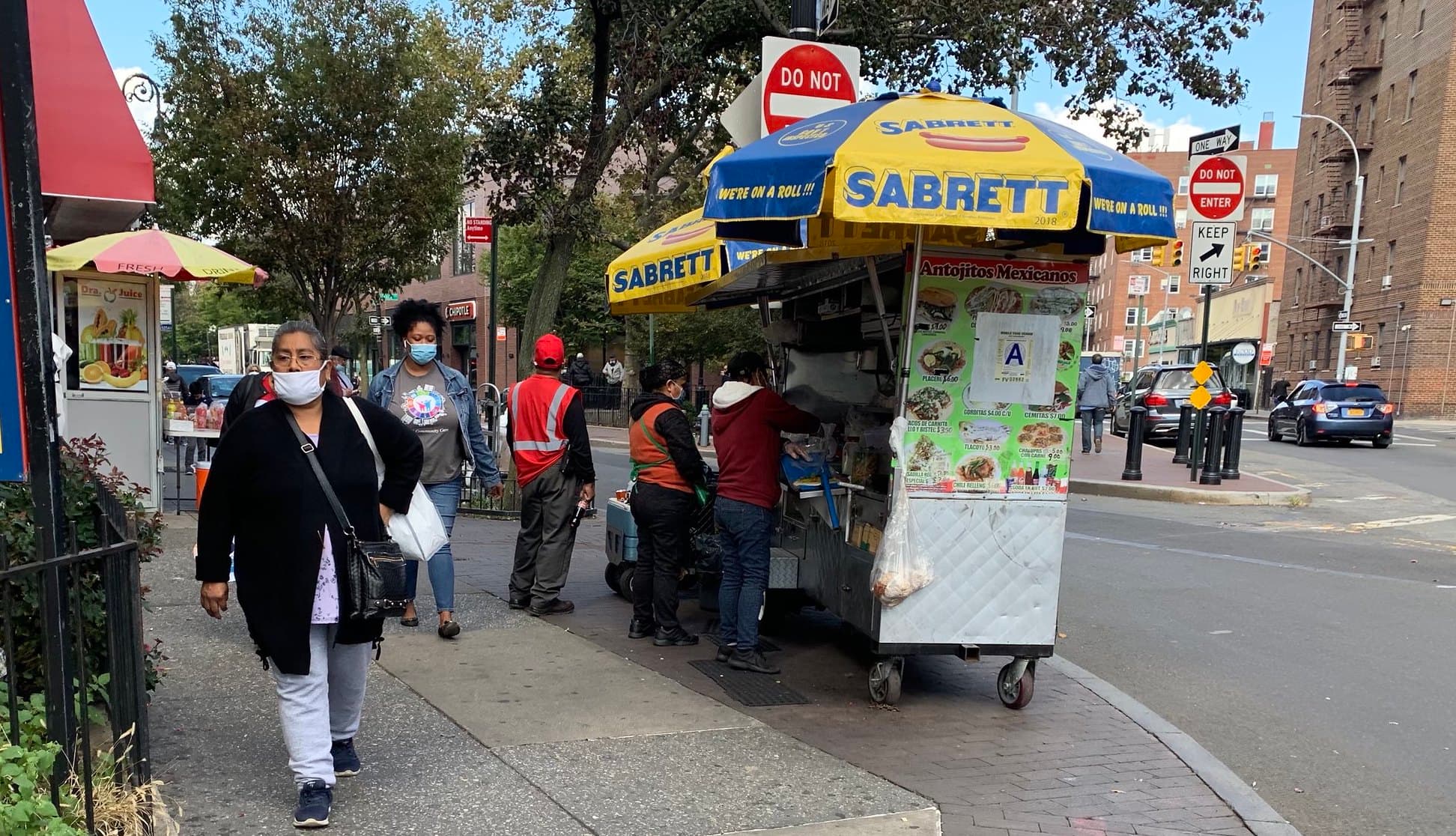 The slowing flight to the burbs, a very large private garden, & more 