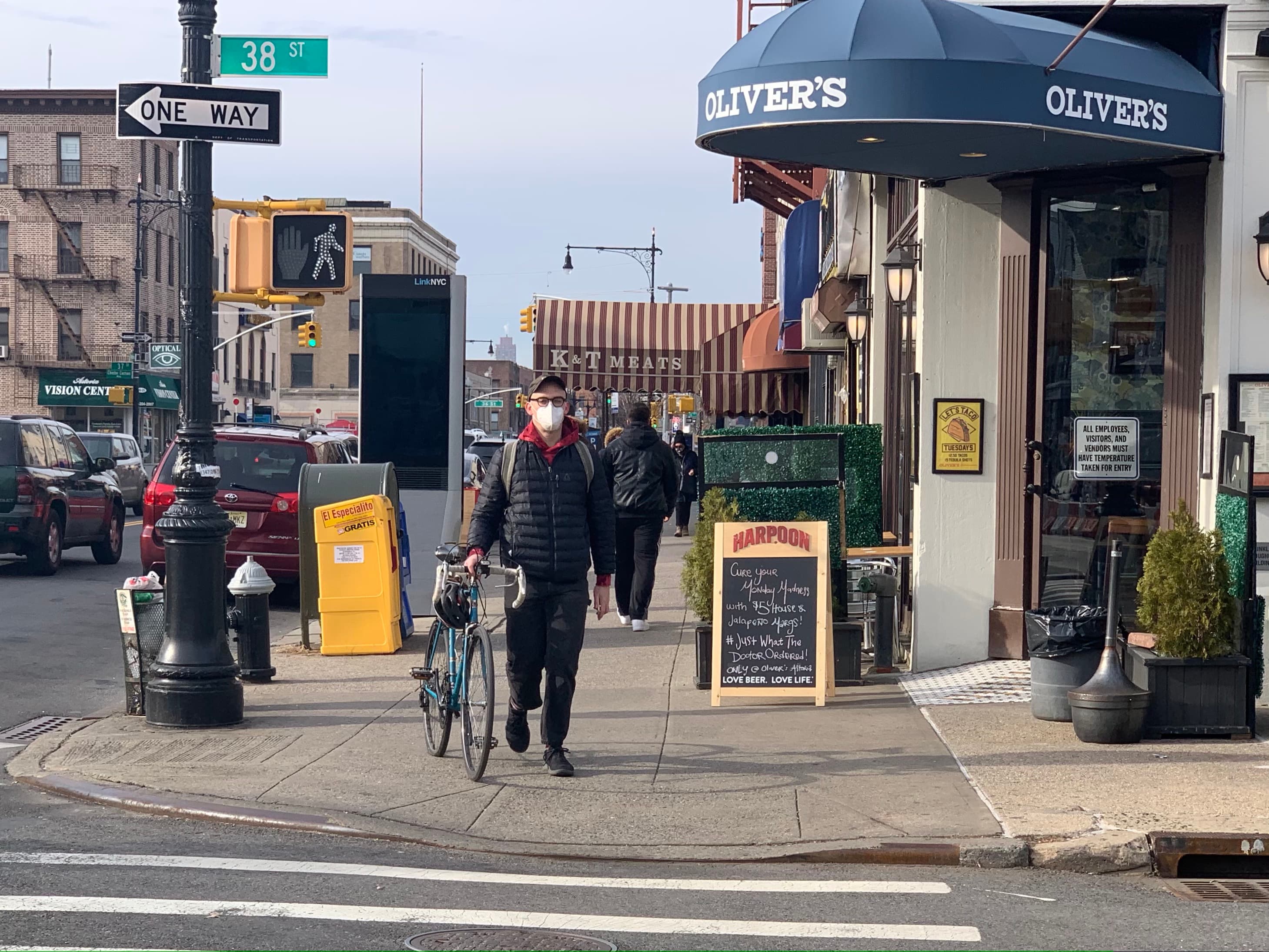 Netflix's 'Pretend It's a City,' apartments with the biggest price drops, & more