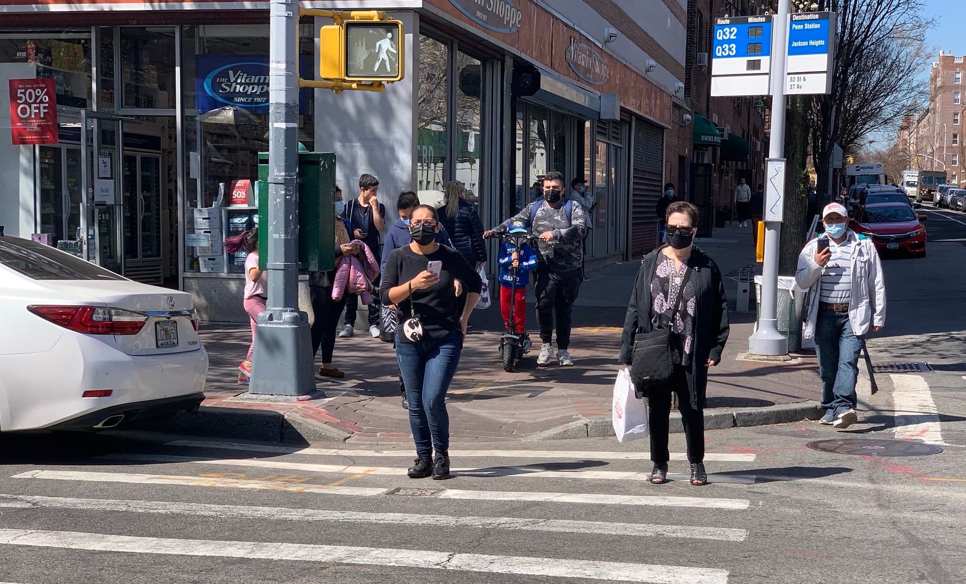 Manhattan rents hit record low, Nextdoor tackles racism, & more