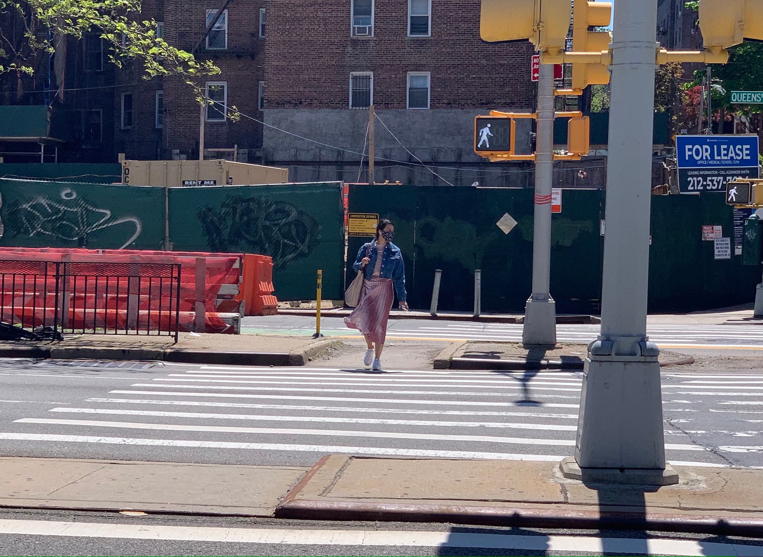 Apartments with deep price cuts, perks of ground-floor living, & more