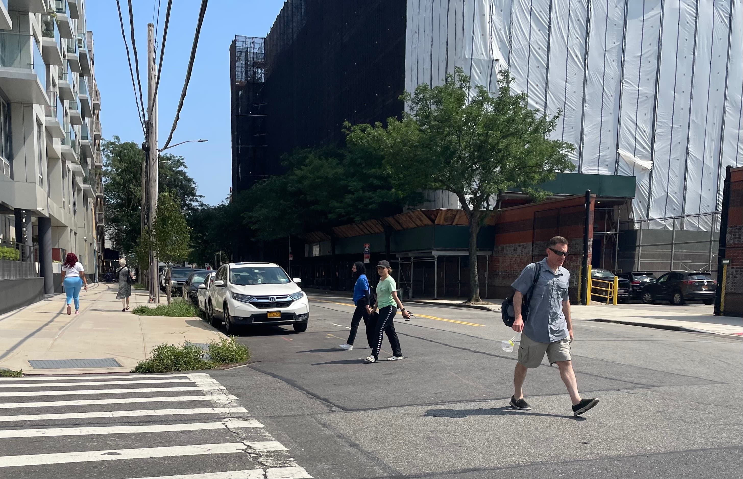 Covid questions for potential roomies, when your neighbor's stuff blocks the hallway, & more