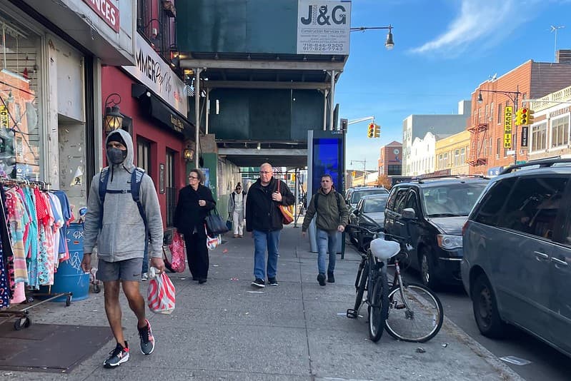 Manhattan median rent surges, reading a condo or co-op financial statement, & more