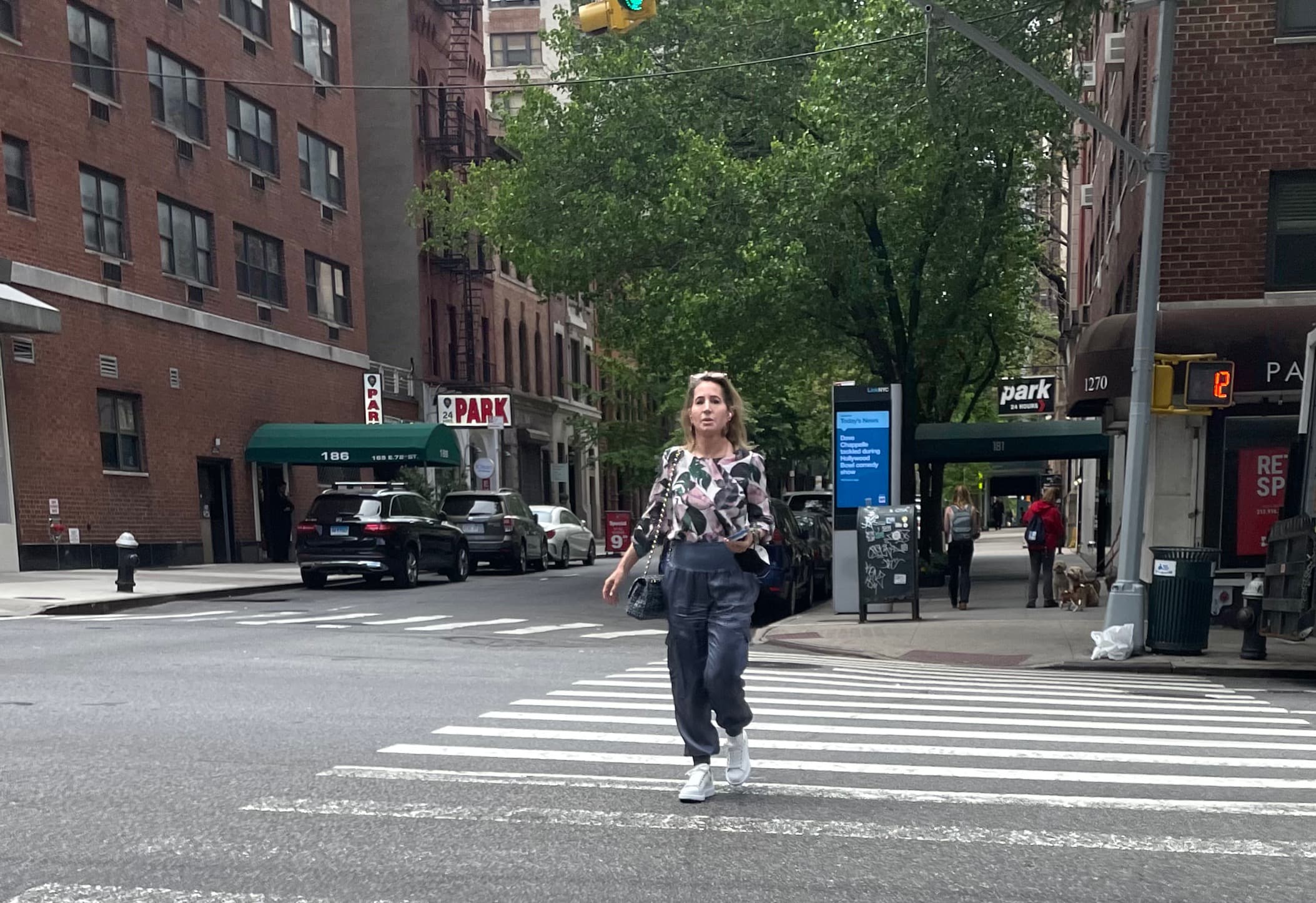 NYC's population drops by 300,000, slashing rents in the Hamptons, & more