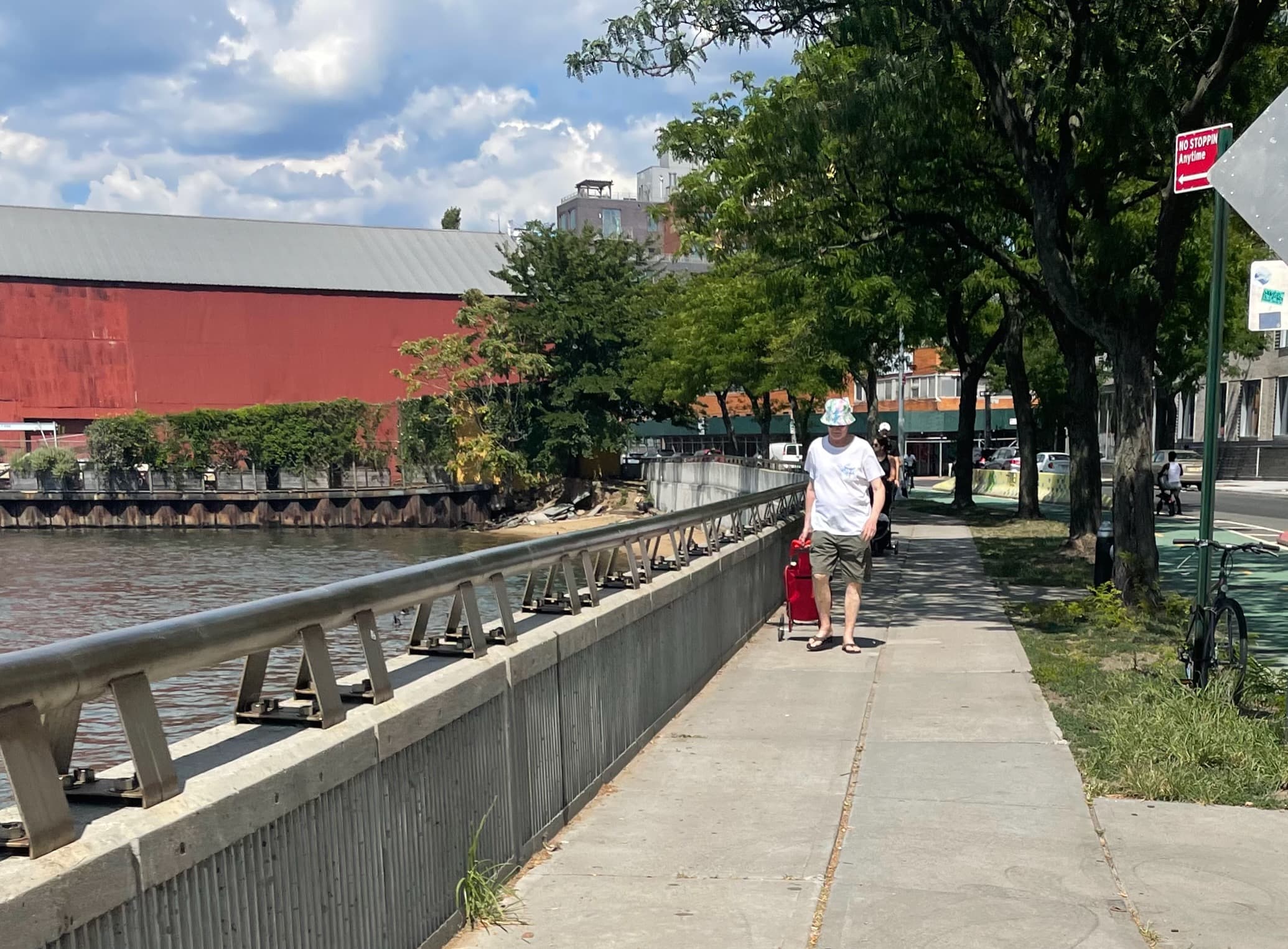 Tishman Speyer sued, luxury rental concessions return, & more