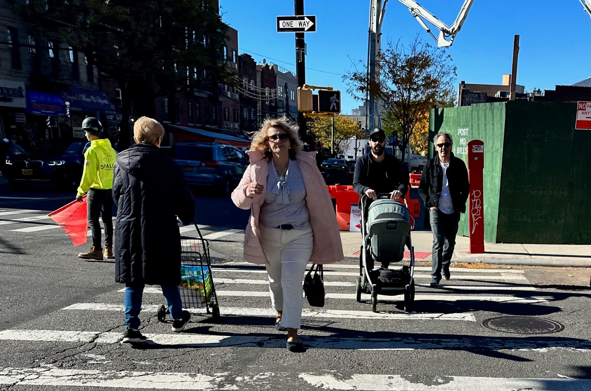 Leaving a 'golden cage,' mortgage rates tumble, & more