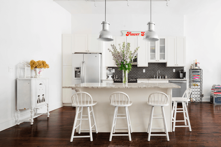 Meal time made easier: 5 NYC apartments and houses with breakfast bars