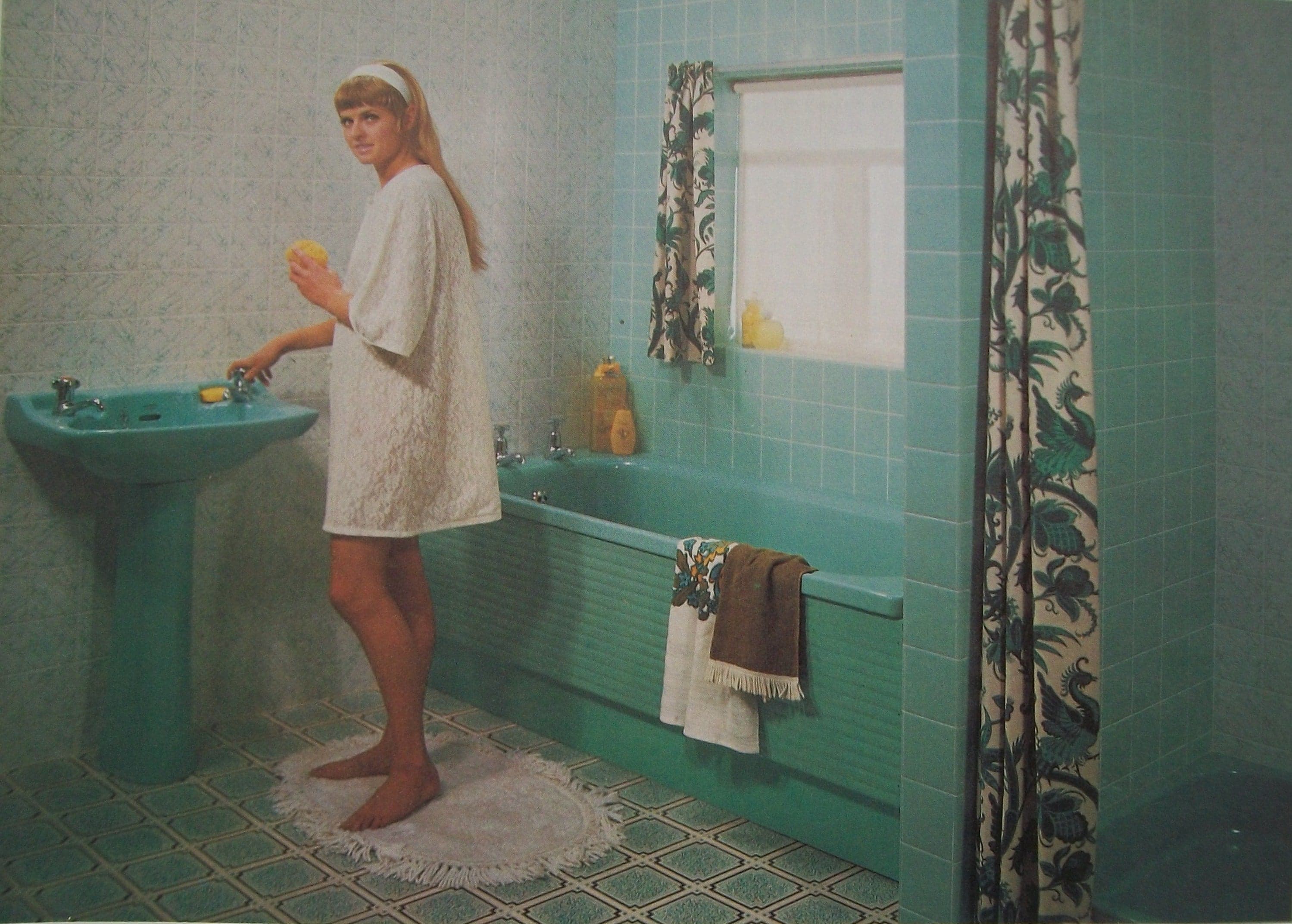 Why redoing your retro-colored bathroom isn't always the best idea