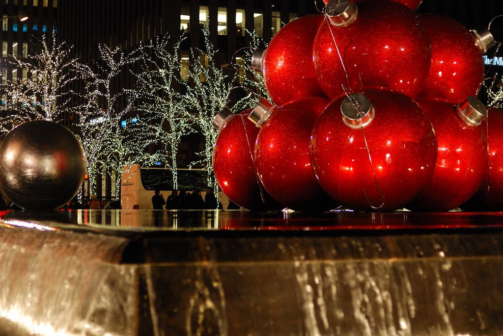Everything you need to know about NYC holiday tipping, and more of the week's top stories