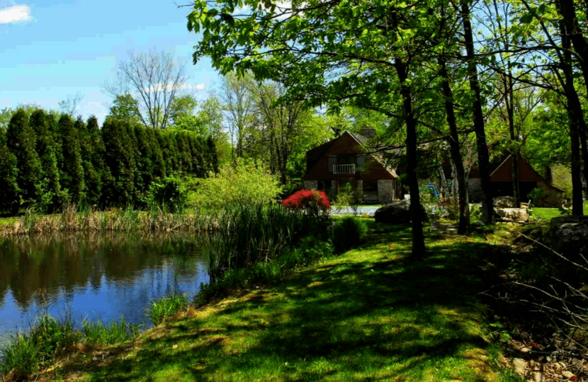 This upstate farmhouse is perfect for leaf peepers
