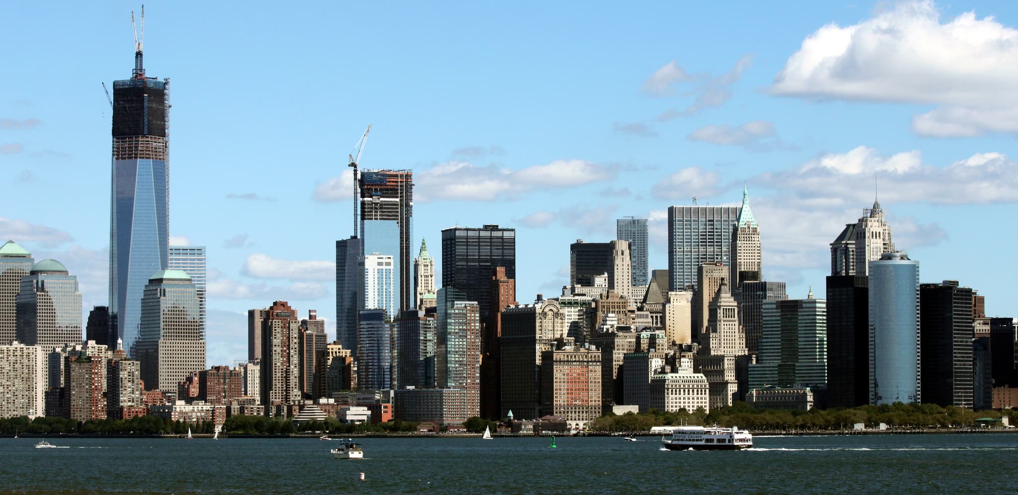 Manhattan prices set a new record, a proposed height limit for city buildings, and more