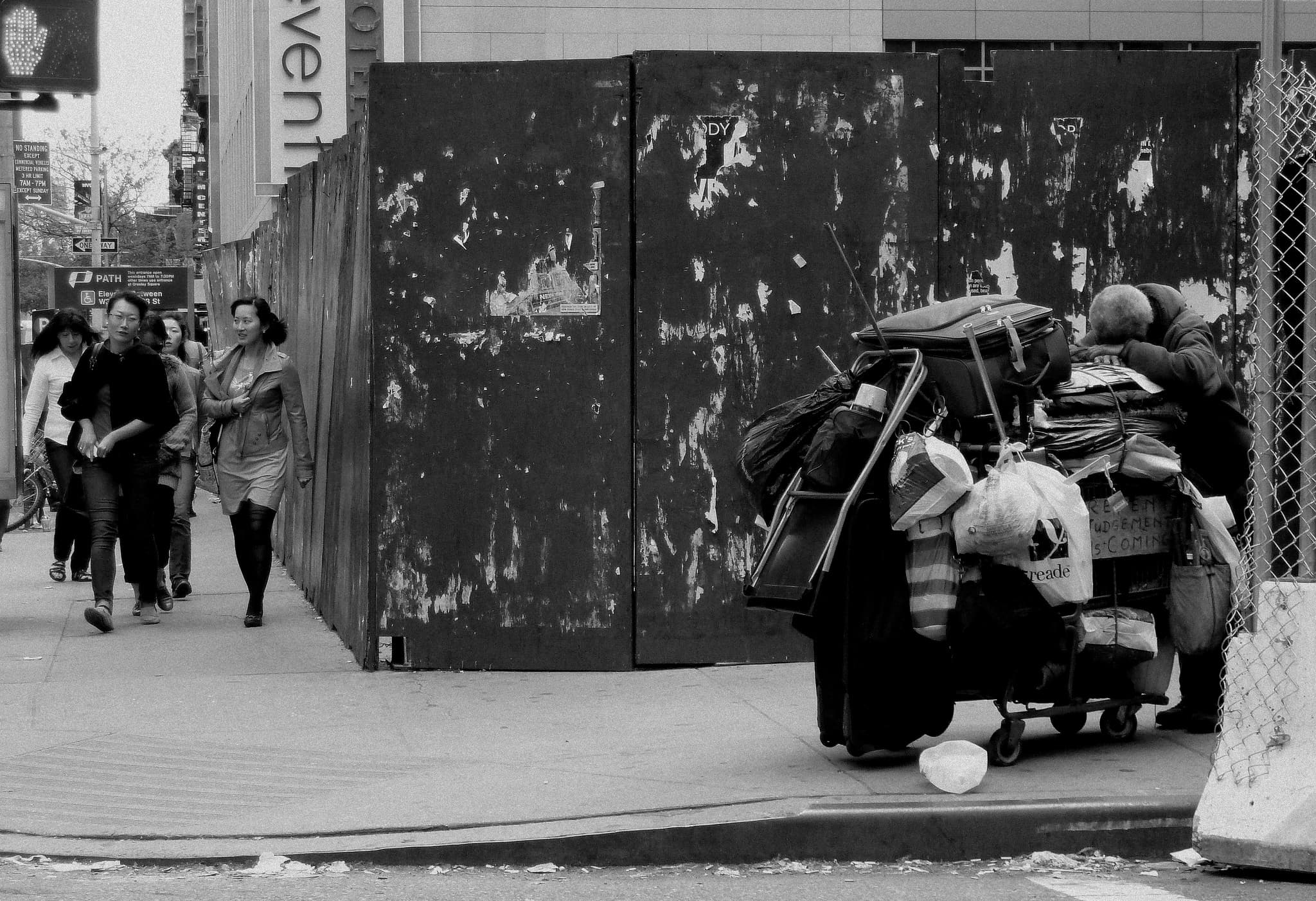 Frightening new study shows that the majority of New Yorkers are just one paycheck away from losing their housing