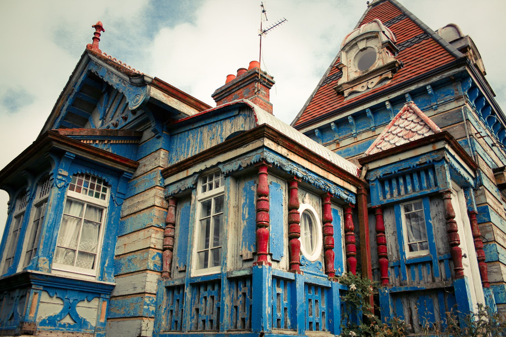 Haunted house-hunting tips, posh tenements make their way to Murray Hill, and more