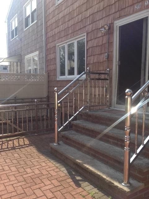 Is this $3,100 triplex in Bayside the perfect alternative to the suburbs?