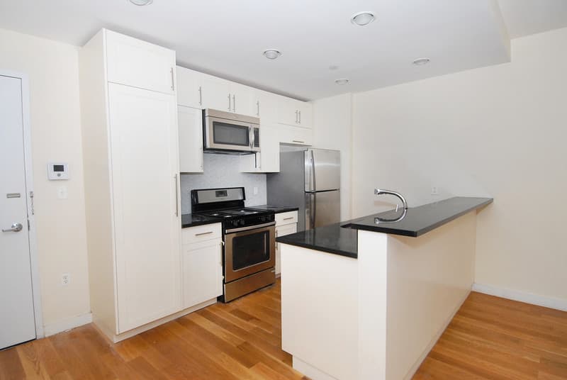 Take It or Leave It: Should you pay $2,900/month for this Brooklyn Heights 1-bedroom? 