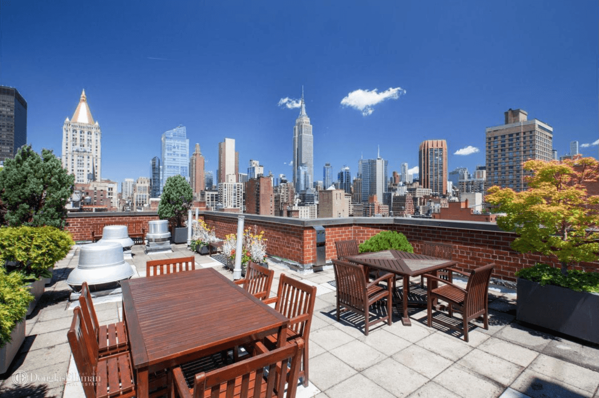 Check out these 5 Manhattan apartments with roof deck access, listed for under $650,000