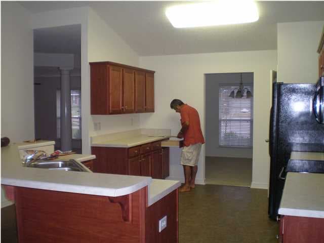 Can someone please explain these listings photos to us?