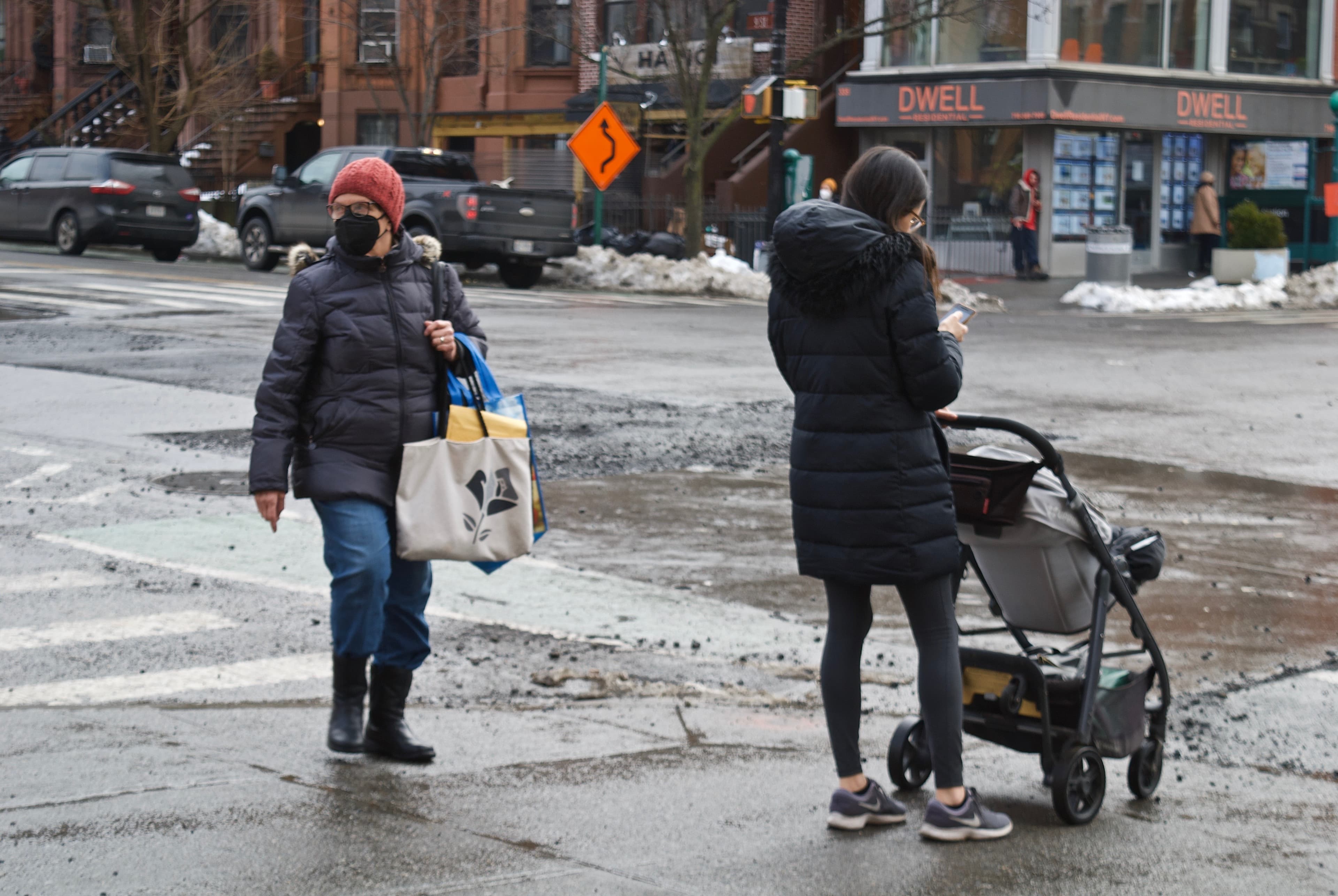 Lawsuit against holdout tenant, a renter's guide to 421-a, & more