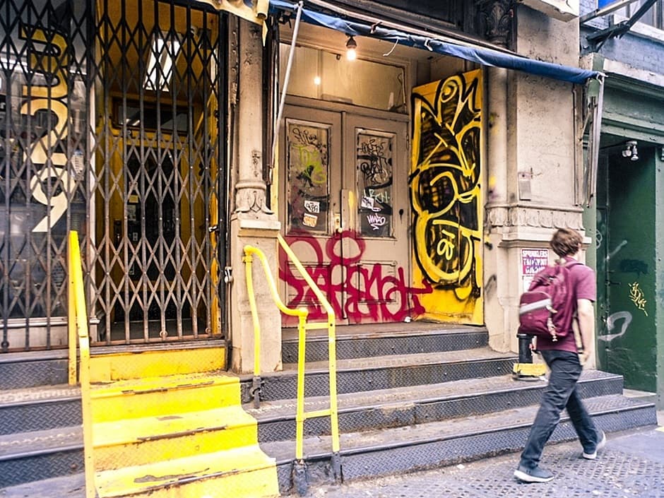 Tracking down an apartment's ghosts, home repair class is in session, & more