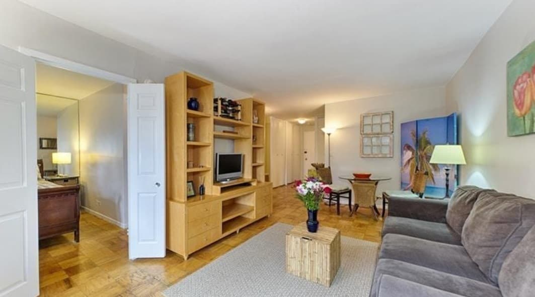 This $616,000 Gramercy Park one bedroom has lots of potential