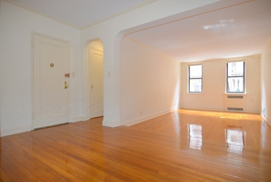 Take It or Leave It: Would you shell out $4,495/month for this pre-war Gramercy Park 2-bedroom?