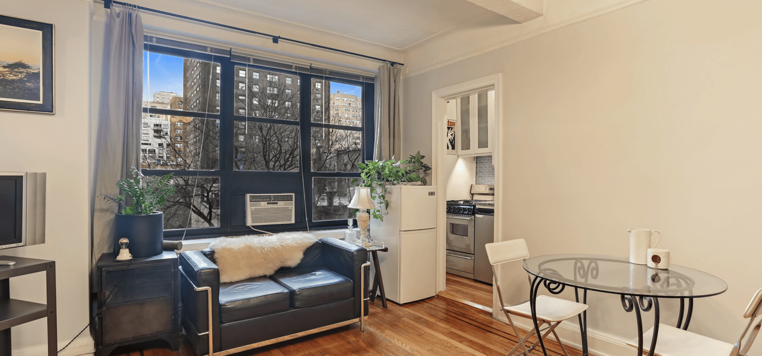 Score your own slice of Gramercy with this sweet Art Deco studio