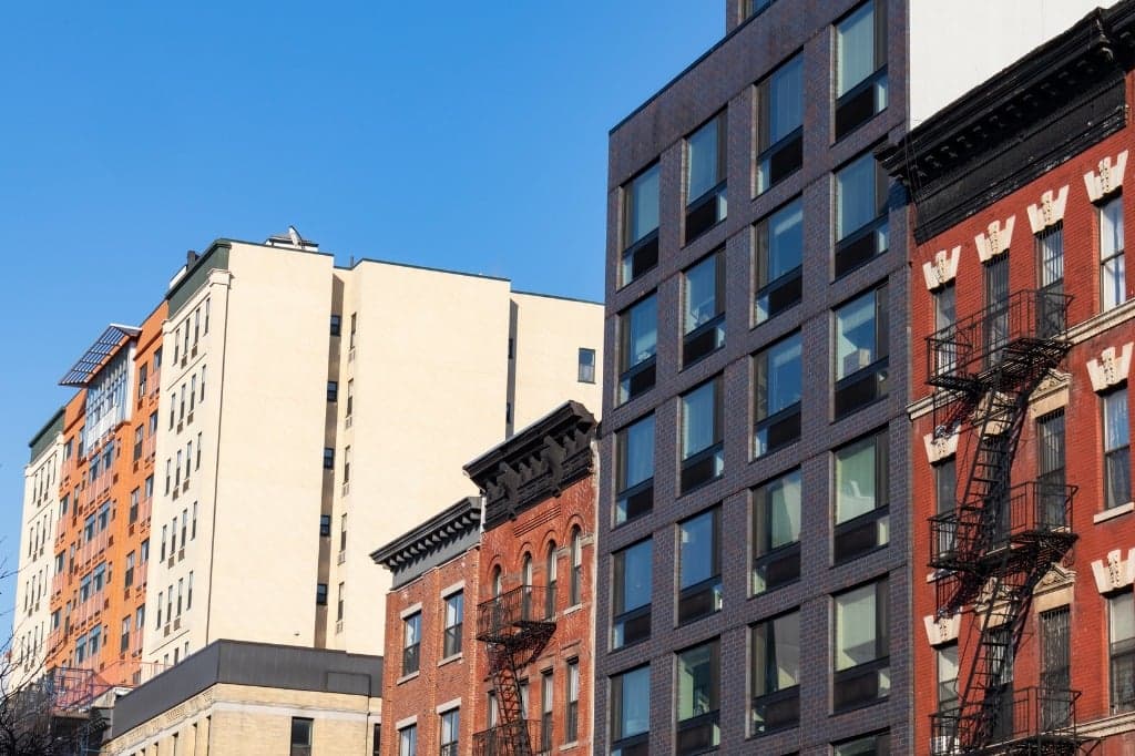 Pulling off a bidding war: A seller's 8-step guide