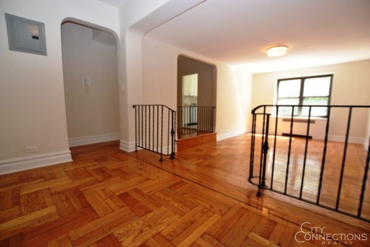Is this pet-friendly Hudson Heights apartment for $3,000 a month a find?