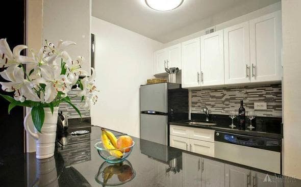 Low-Fee Rental Roundup: Upper West Side, Williamsburg, Long Island City and more, from $1,200 to $6,900 a month