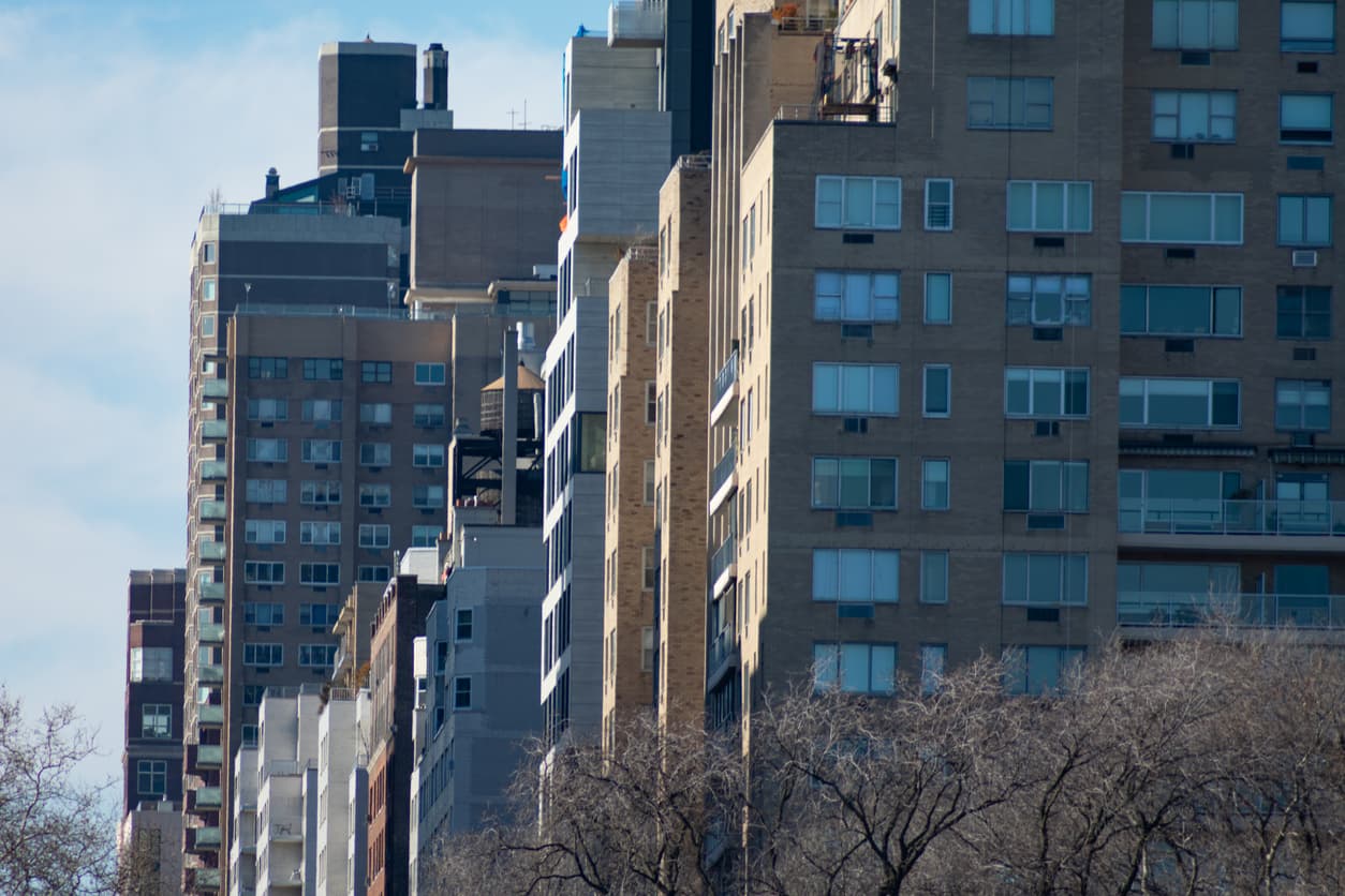 What are some of the risks that co-op and condo boards have to consider in the coronavirus era?