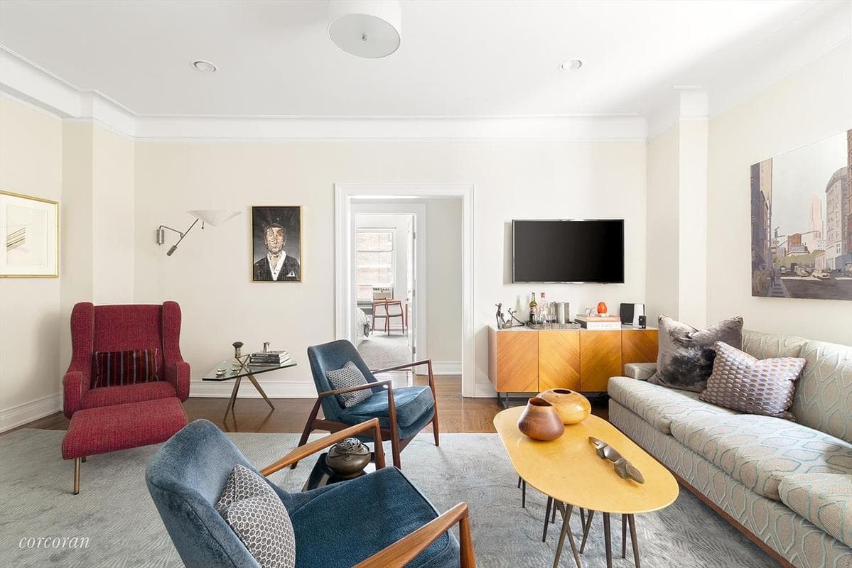 A renovated Brooklyn Heights three bedroom for $1,999,000, no board approval required 
