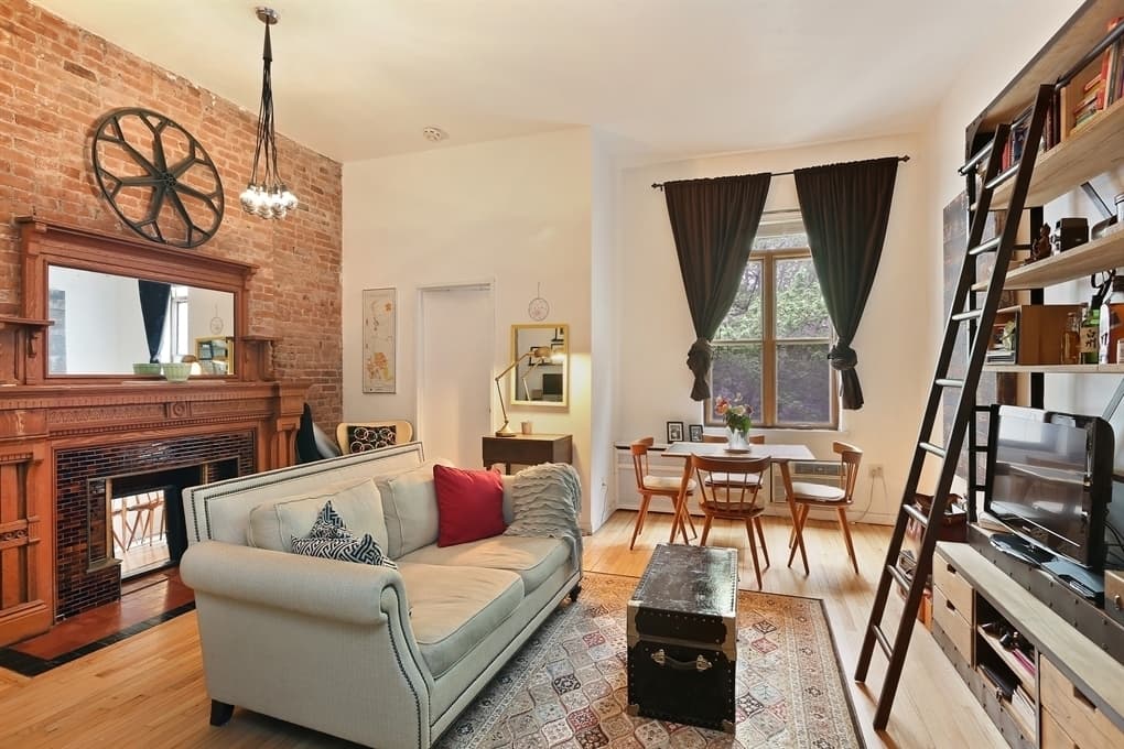 An Upper West Side one-bedroom's got charm galore and is pretty well priced—but see if you can spot the caveat