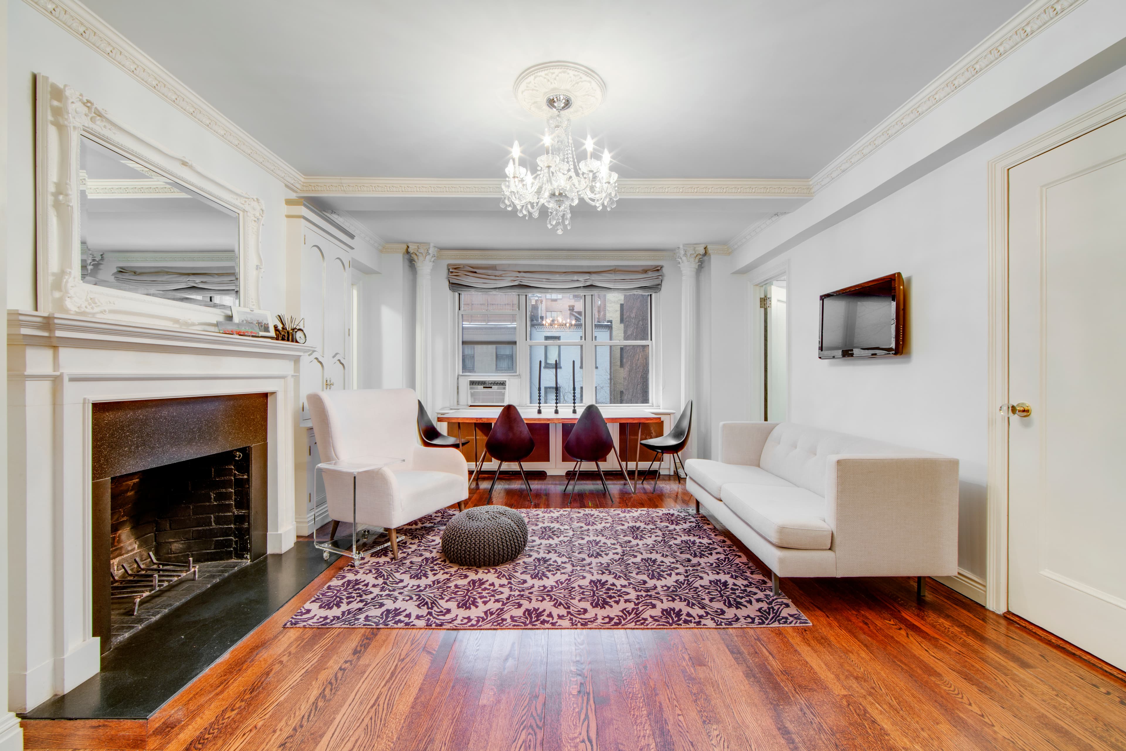 This stately Upper East Side studio is just steps from the new Second Avenue subway