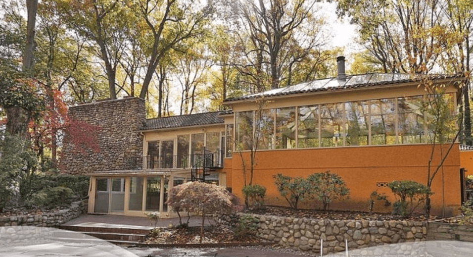 Score bragging rights by living in "The Greatest's"—aka Muhammad Ali's—Jersey house