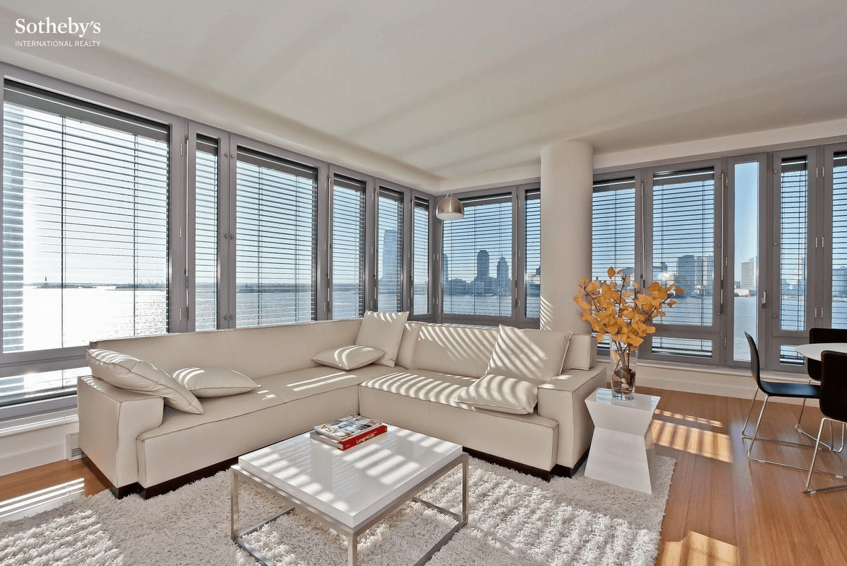 A Battery Park City condo with a dramatic corner living room, for $4,350,000