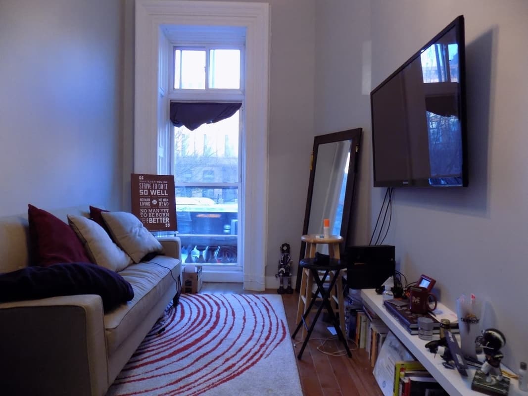 It sure is cozy, but this Crown Heights brownstone one-bedroom may just fit the bill