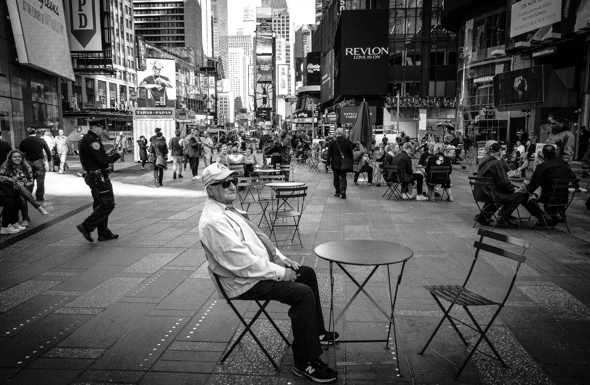 A villa in Portugal for the price of a condo, NYC elevators have serious safety issues, & more