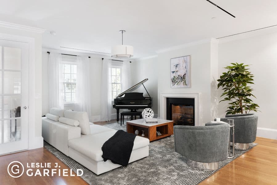 Want your open house to hit the right notes? Consider renting a piano