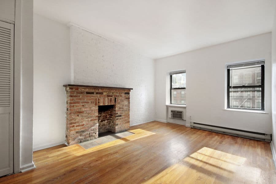 Take It or Leave It: Does this $2,500/month walk-up 1-bedroom make you want to live in Midtown East? 