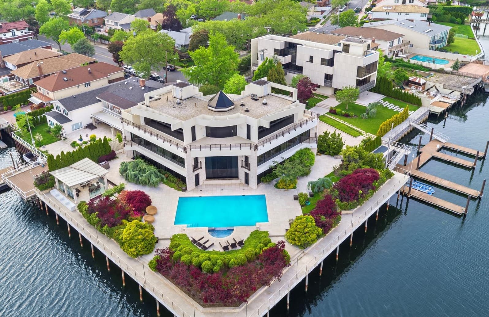 Looking for a place with boat parking? There are options in and around NYC