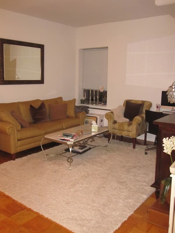 No-Fee Apartment of the Week:  Large Upper East Side studio for $2,750 per month