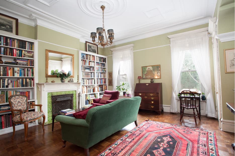 5 built-in bookshelves that'll make you toss your Kindle