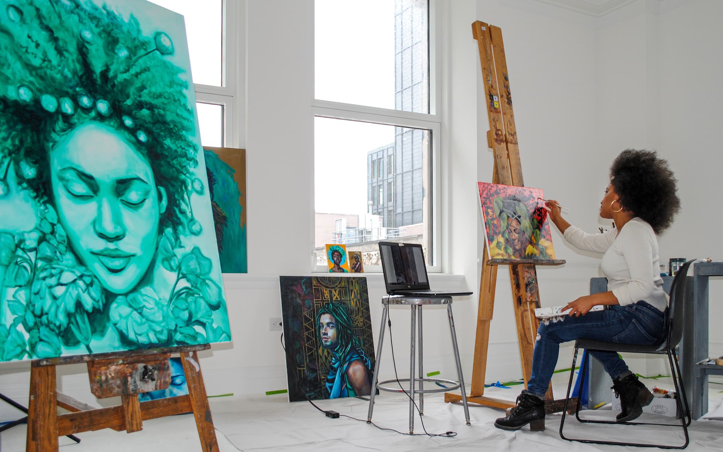 At these luxury buildings, virtual classes and live online events connect you with your neighbors